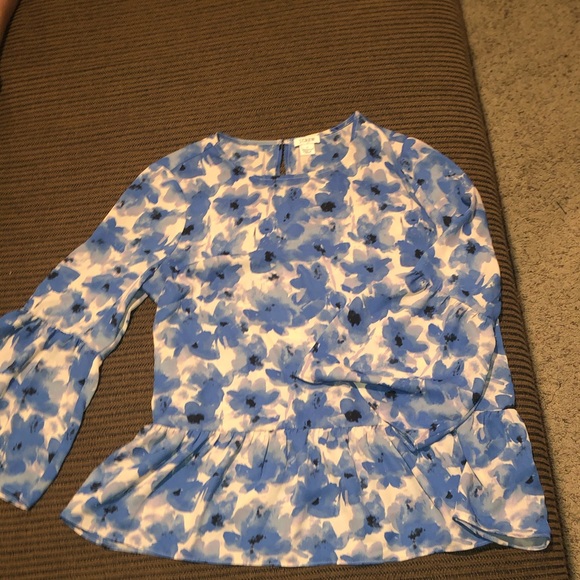 J. Crew Tops - 🔆Flash Sale 🔆 J.Crew ruffle floral blouse.